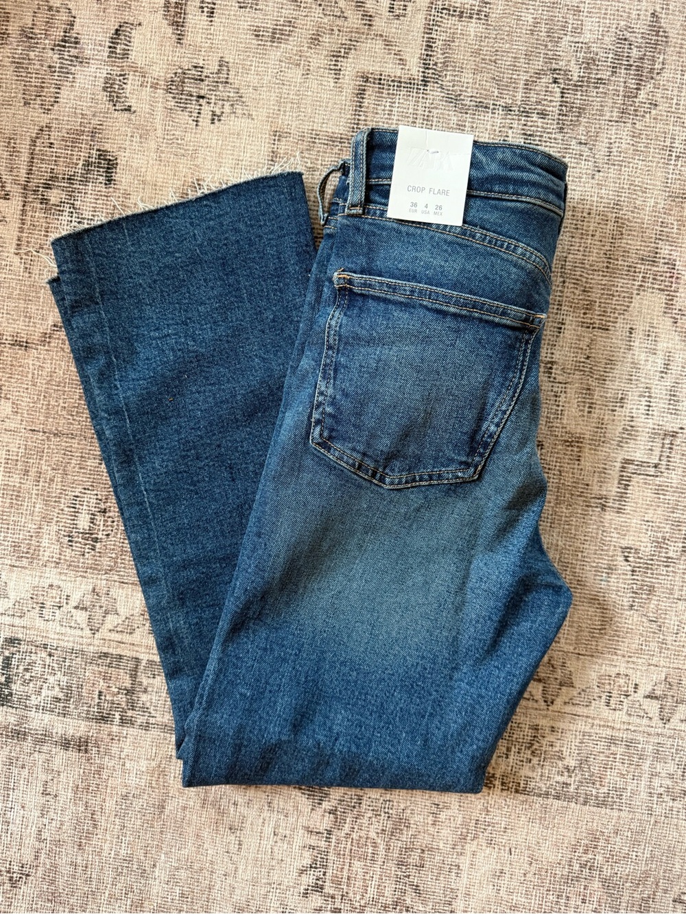 ZARA Crop Flare Jeans NWT Size 4/26 Medium Wash Raw Hem